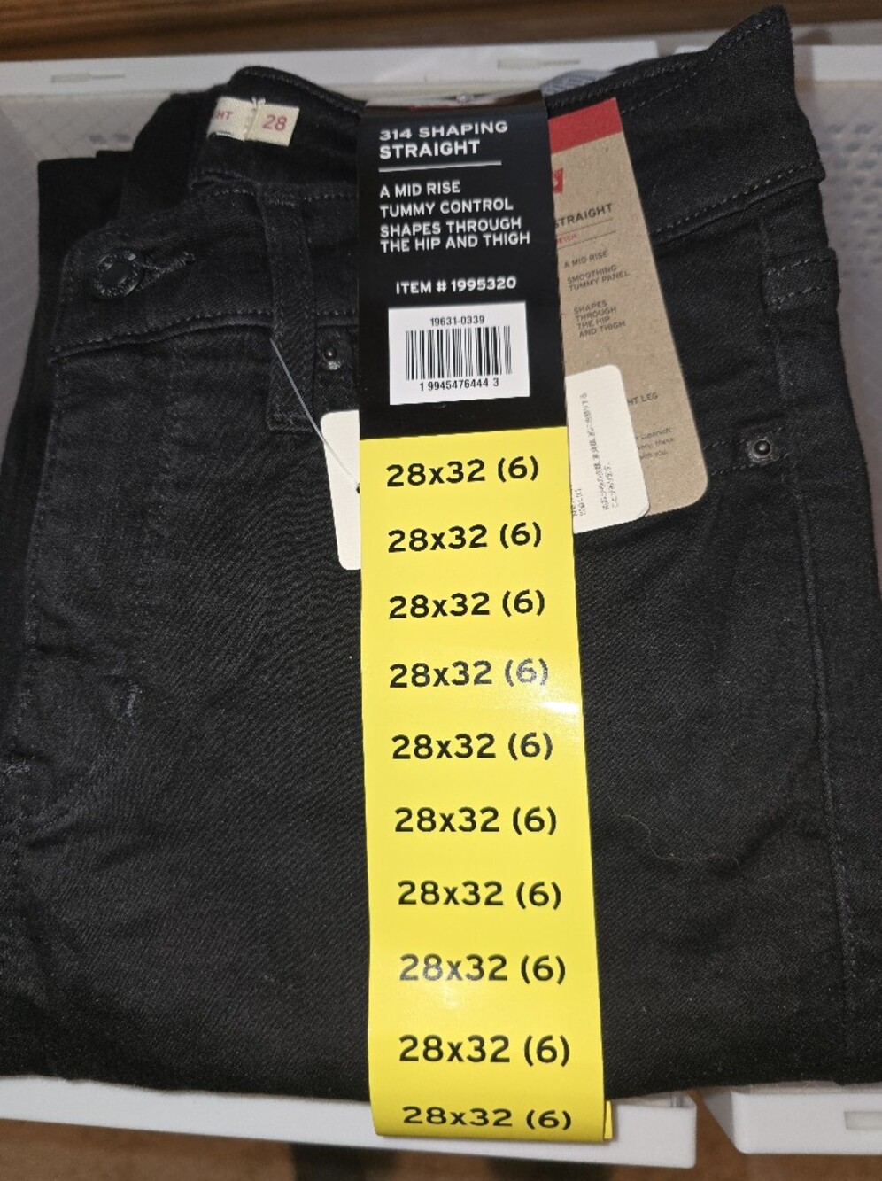 NWT Levis 314 Shaping Straight Mid-Rise Jeans - Black With Tummy Control Size 6